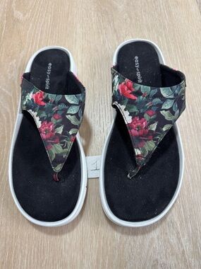 Easy Spirit Black Floral Thong Sandals with Green Leaves